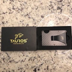 TAUROS Carbon Fiber Wallet